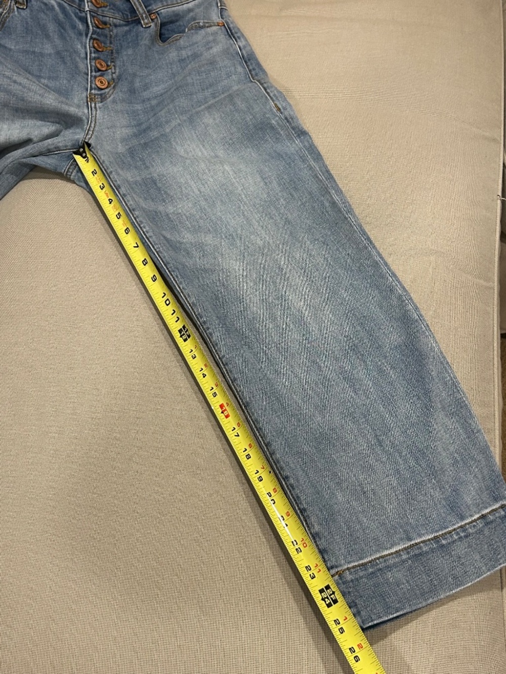 Cabi Palm Beach Crop in Denim Size 8 - Picture 11 of 16